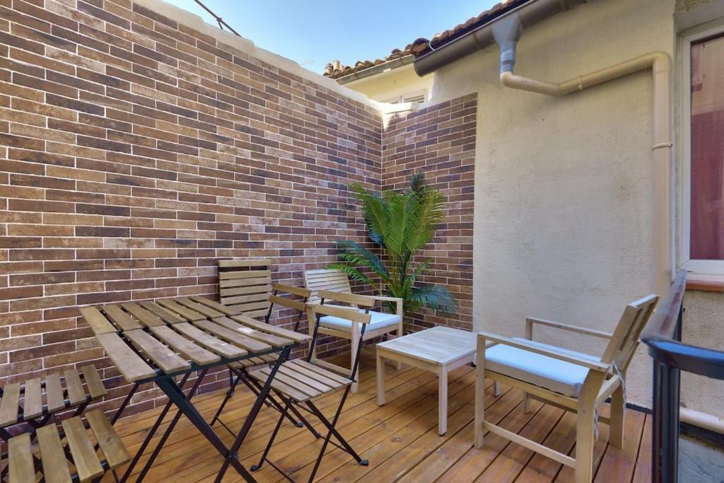 Cosy With Terrace Near The Center